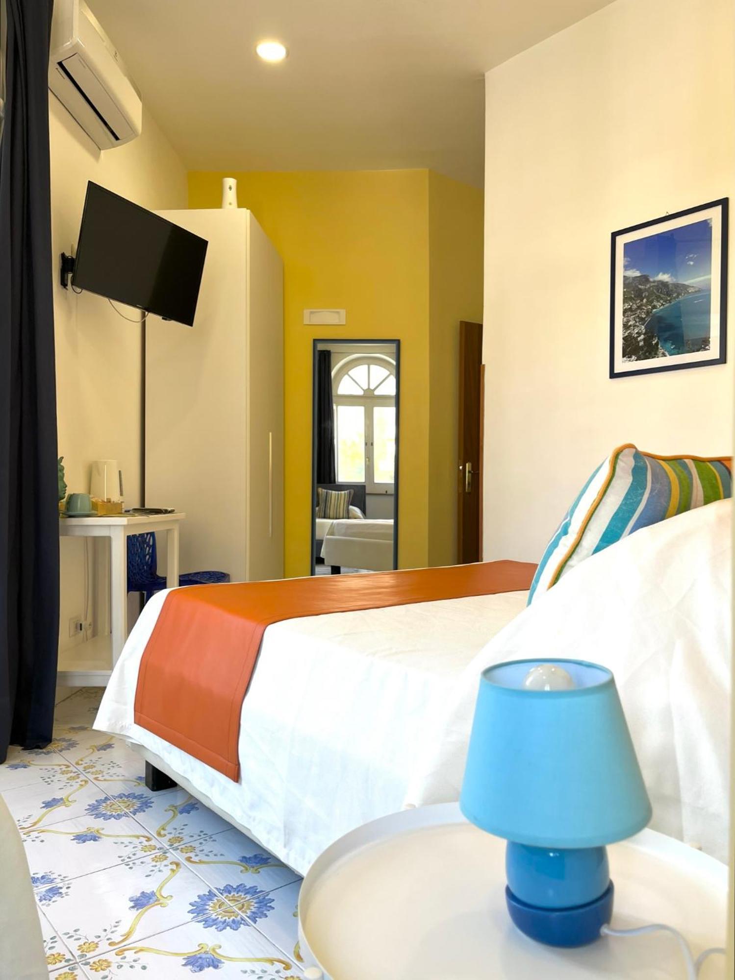 Street View Guest house *